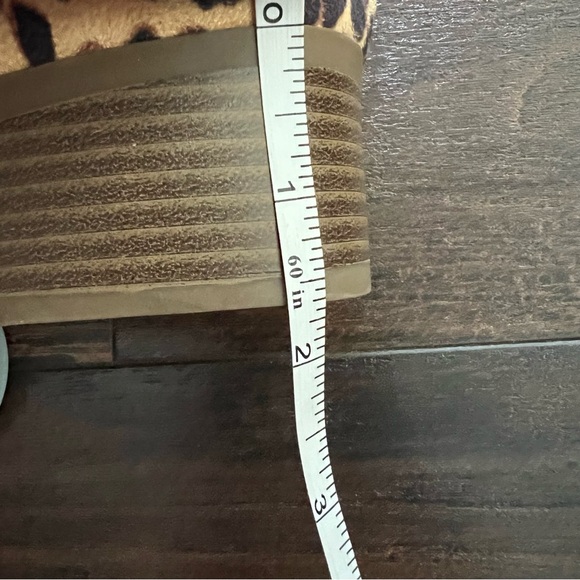 Kenneth Cole Reaction Leopard Side Skip Booties NWT - Picture 6 of 7